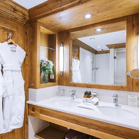 Les Peupliers Hotel 4*