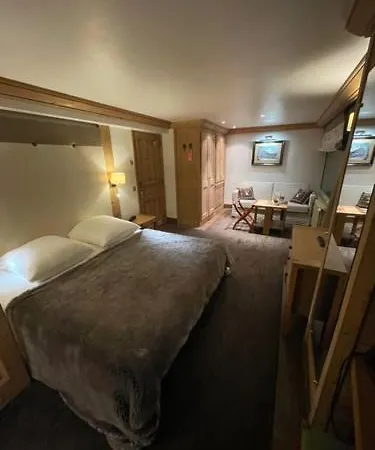 Les Peupliers Hotel 4*