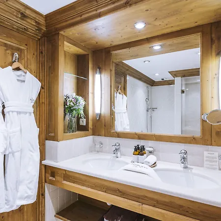 Les Peupliers Отель 4*