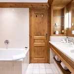 Les Peupliers Hotel 4*